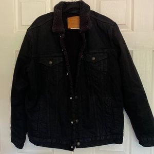 Levi Strauss & Co. Premium XL men’s black denim jacket cotton puff lined.